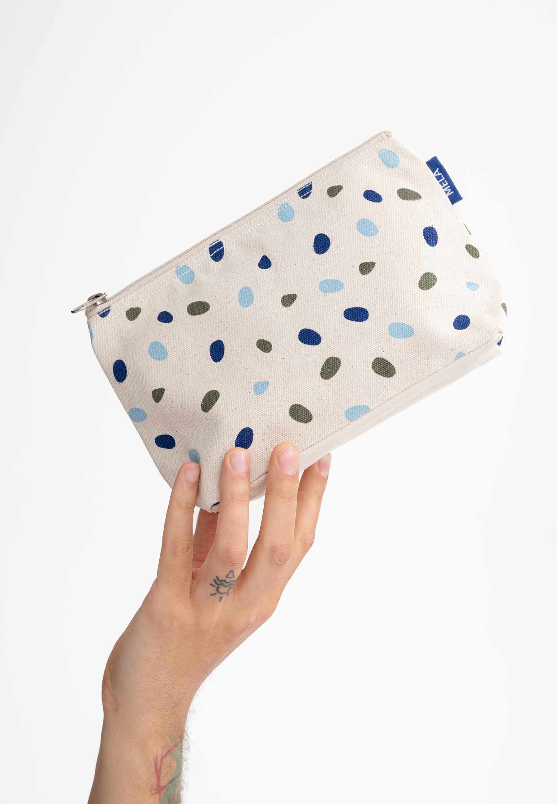 Big Pouch_greige blue dots_01.jpg