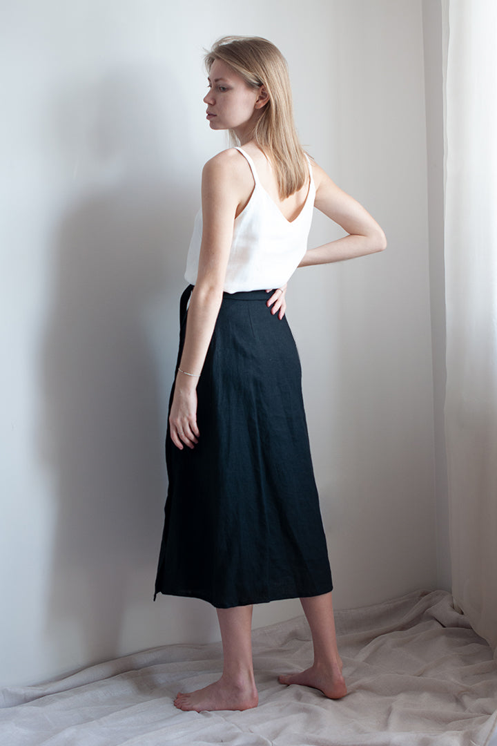 gust-wrapskirt-black2.jpg