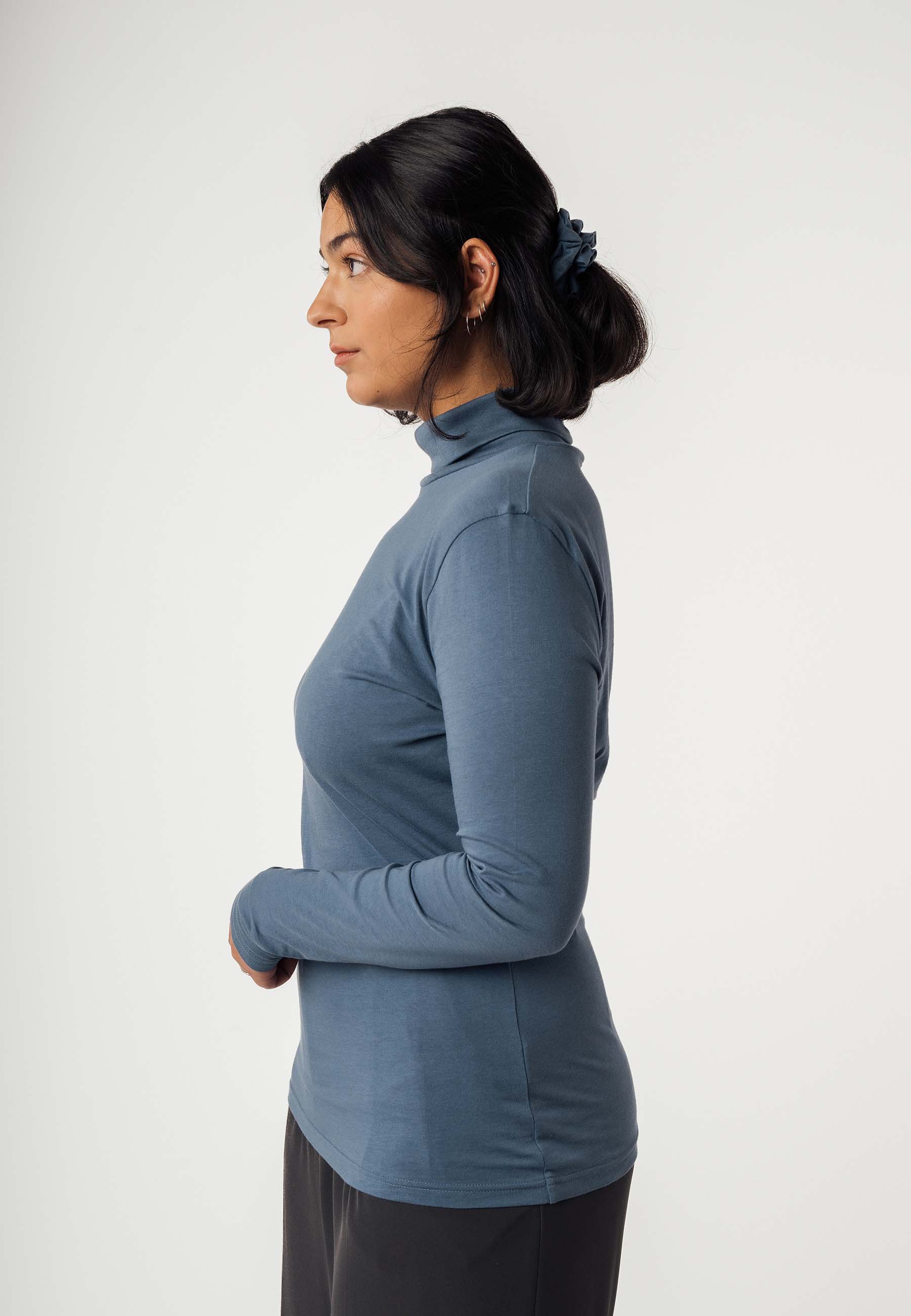 Anchal_Turtleneck Shirt_blue stone_07.jpg