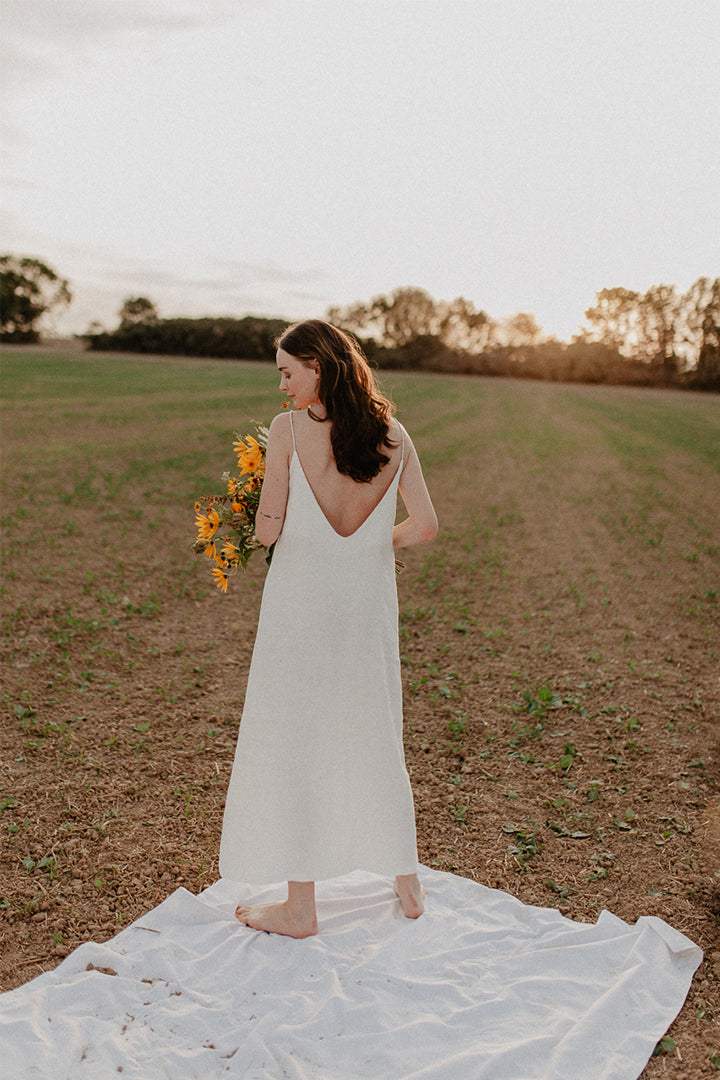 open-back-dress-linen-white-gust.jpg