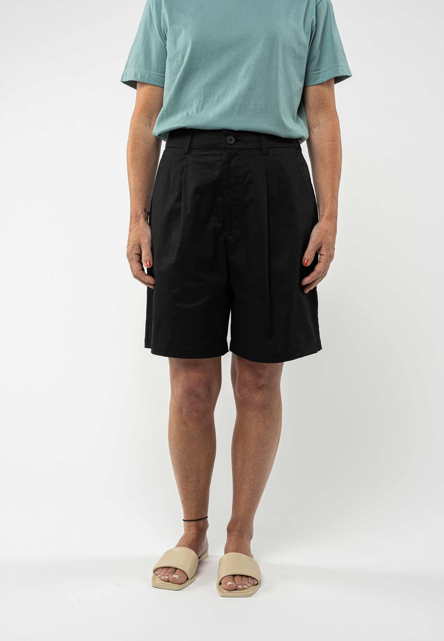 Sabhita_Shorts_black_01.jpg