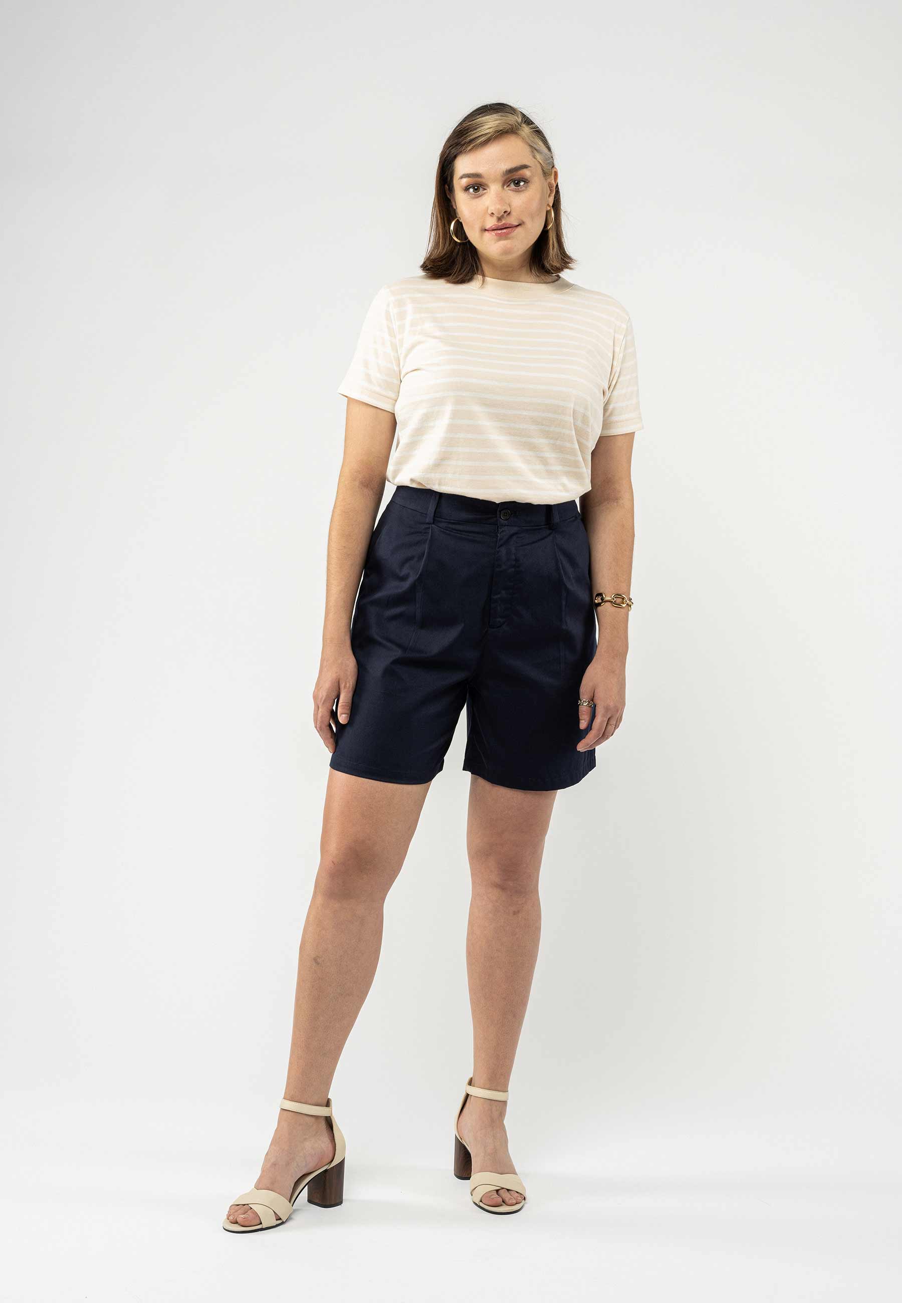 Sabhita_Shorts_navy_04.jpg