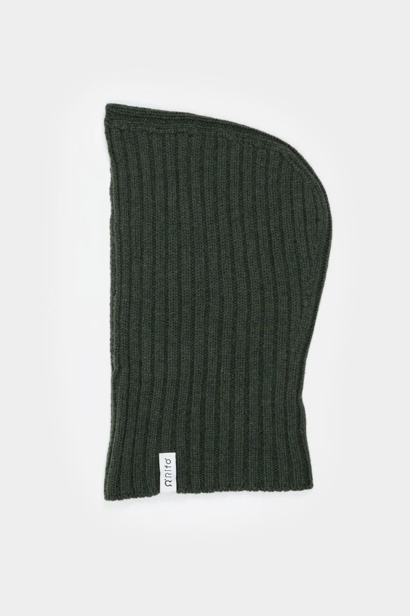 Recycled-cashmere-balaclava-Arsenio-dark-green_800x1200_crop_center.jpg.webp