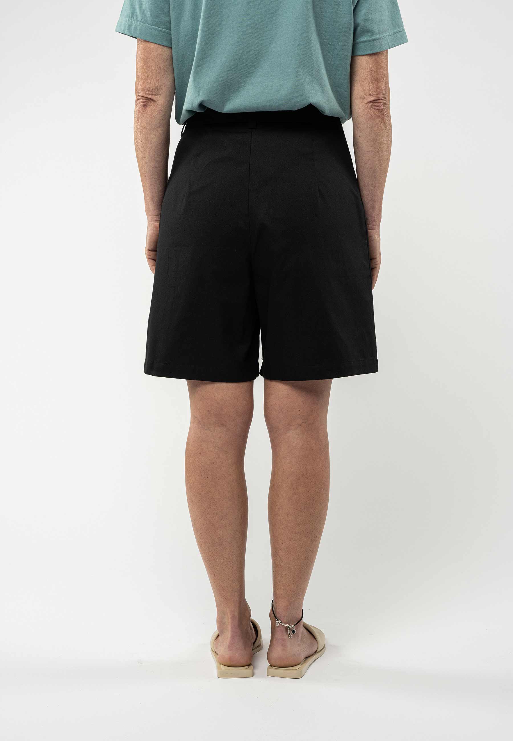 Sabhita_Shorts_black_03.jpg